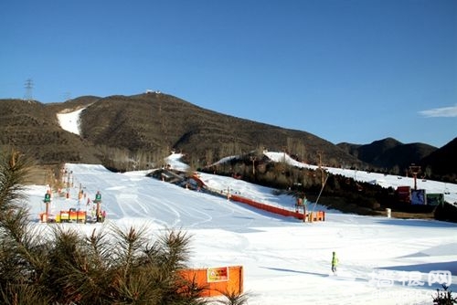 北京滑雪季 自驾乘车去京郊优质滑雪场度周末