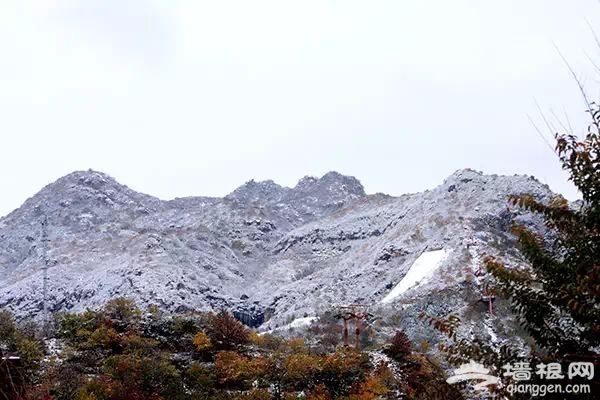 初雪后的怀北滑雪场美如画[墙根网]