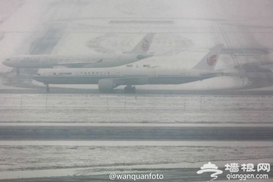 亲爱的旅客，关上舱门后别再问为什么还不飞了[墙根网]