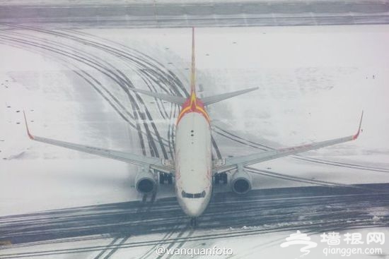 亲爱的旅客，关上舱门后别再问为什么还不飞了[墙根网]