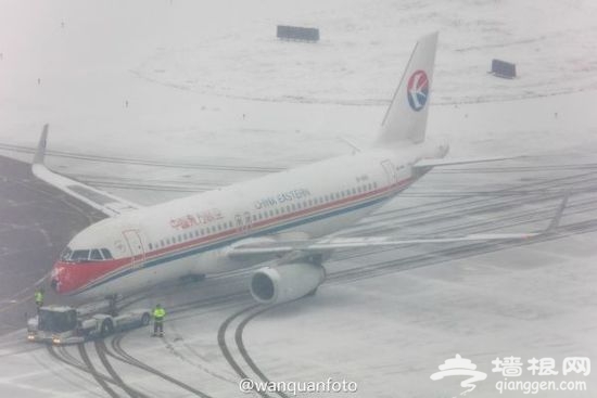 亲爱的旅客，关上舱门后别再问为什么还不飞了[墙根网]