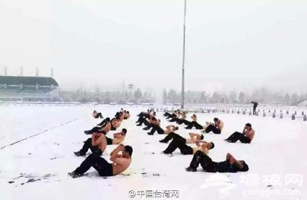 公安大学学生雪中训练