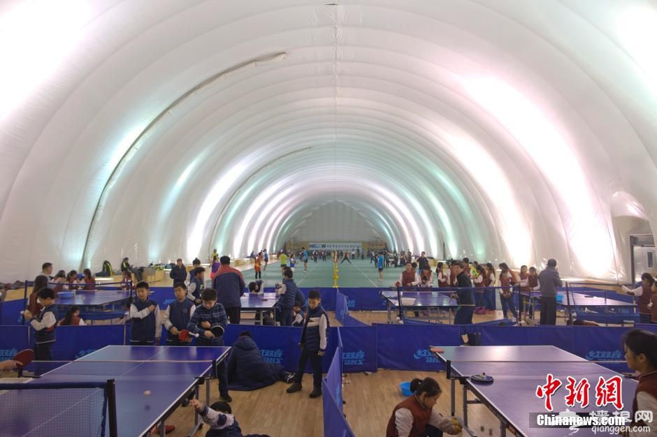 学校建充气膜体育馆抵抗雾霾[墙根网]