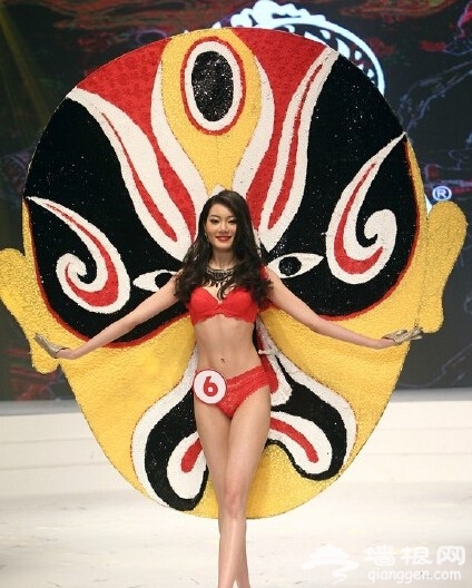 2015环球小姐亮相赌城秀性感身材[墙根网]