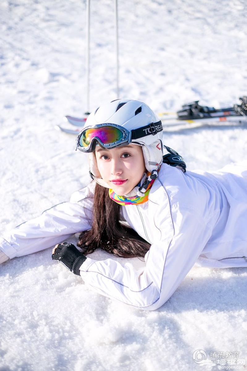 大连女神老师成雪道上风景线 被赞全能[墙根网]
