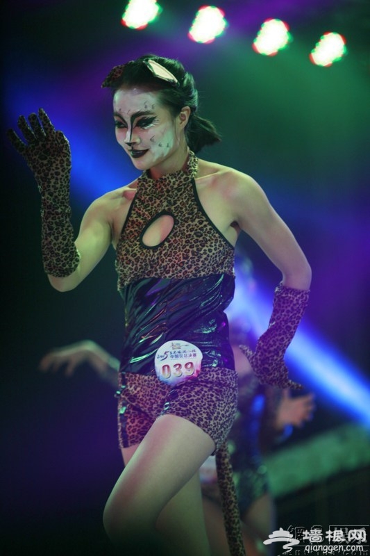 世界旅游小姐总决赛 佳丽泳装透视装制服诱惑齐上阵[墙根网]