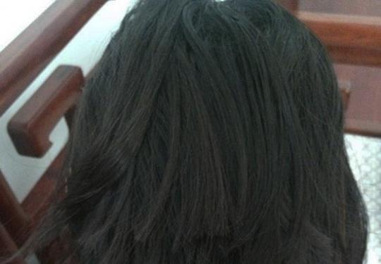 河北女生头发遭强剪 老师：不是没把脑袋剪掉吗