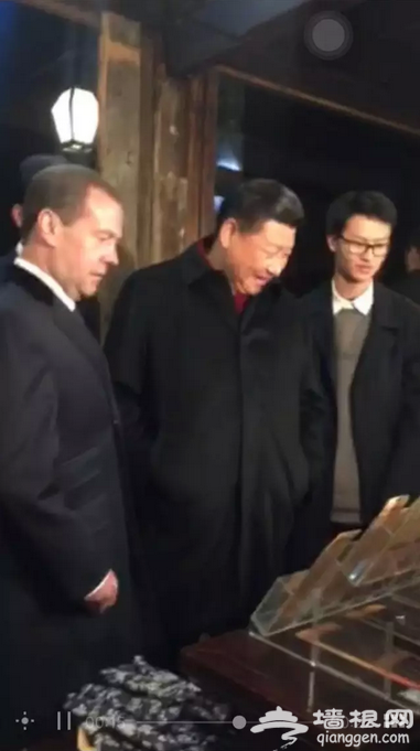 记者独家探访一夜爆火的乌镇筷子店[墙根网]