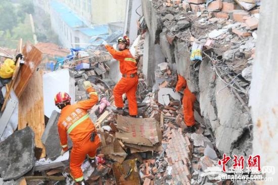 深圳山体滑坡搜救点扩大到20个[墙根网]