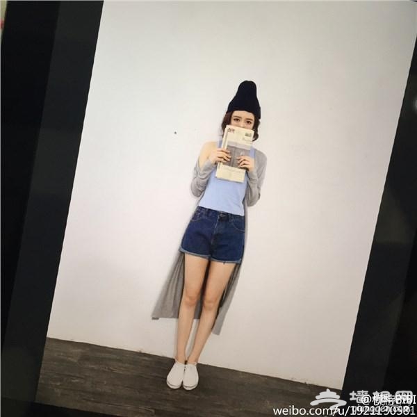 熊猫TV老板娘出现了？王思聪与女子当街热吻直奔酒店[墙根网]