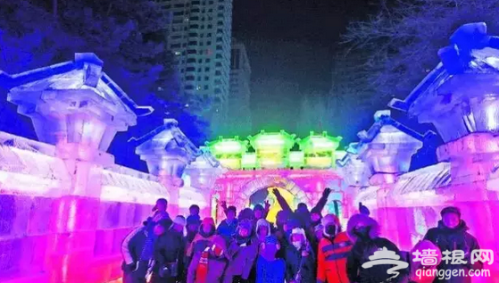 哈尔滨冰灯艺术游园会 2016跨年嘉年华31日晚试营业