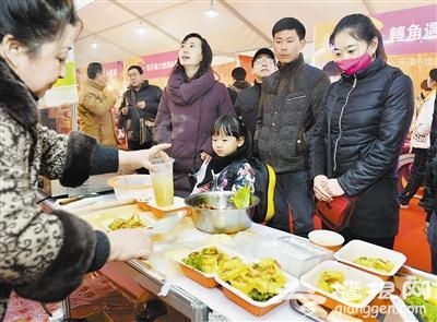 天津食品街：台湾美食吸引游客[墙根网]
