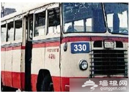 轰动北京：监控拍下北京330路公交神秘失踪