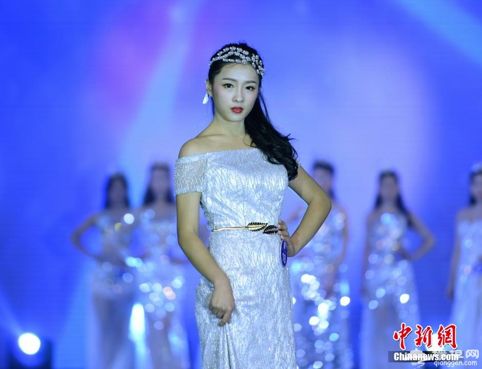 湖南选美上演中国版“维密” 19岁女孩折桂[墙根网]