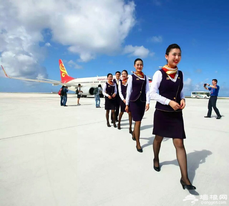 试飞成功 中国空姐登上南沙永暑礁拍照[墙根网]