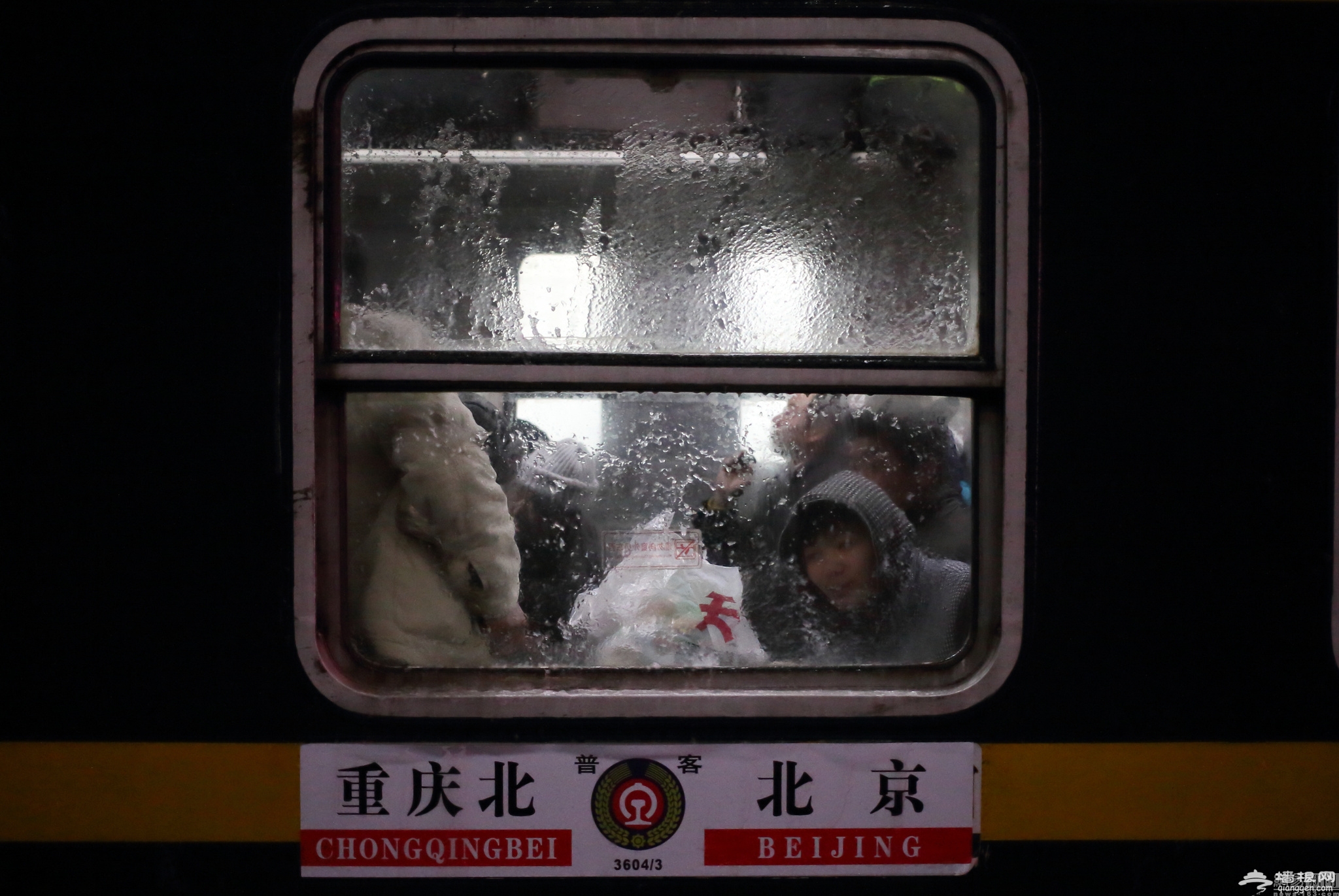北京春运首趟列车车窗特写[墙根网]