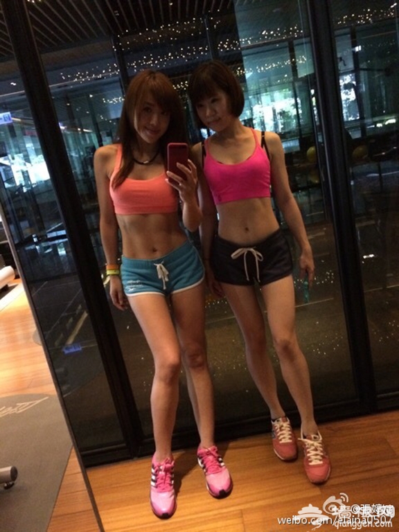 女神范十足的健身辣妈 美腿翘臀秀S曲线