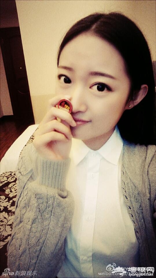 成语女神张钰桦走红 号称白话灵犀台下温婉