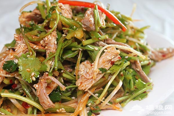 东北姥姥春饼店 玻璃面板上擀出的超薄春饼[墙根网]