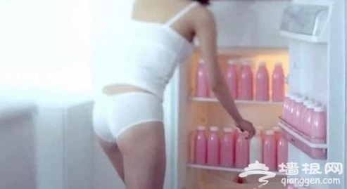 韩19禁女团频频掀衣 动作火辣[墙根网]