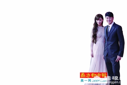 武大女神真人幻灭 这些高校女神走红都靠PS[墙根网]