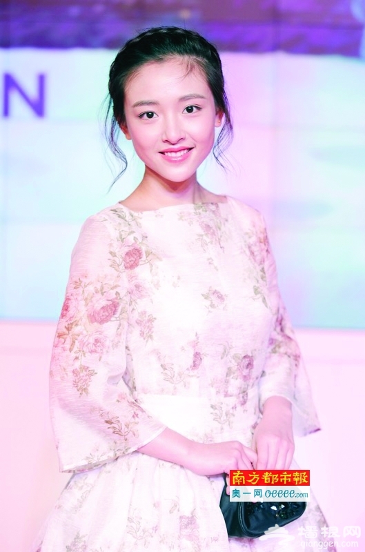 武大女神真人幻灭 这些高校女神走红都靠PS[墙根网]