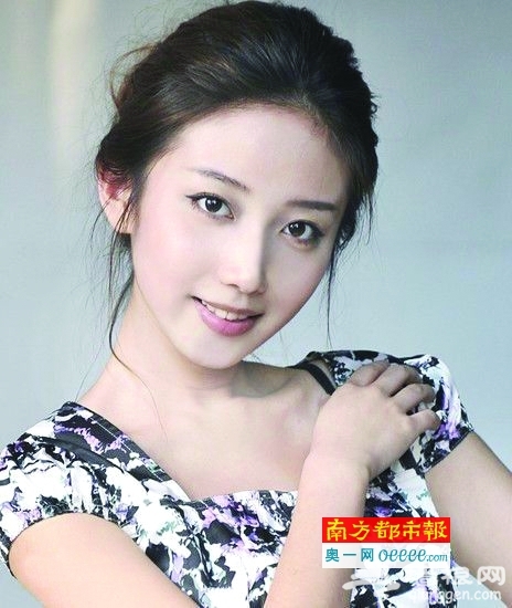 武大女神真人幻灭 这些高校女神走红都靠PS[墙根网]