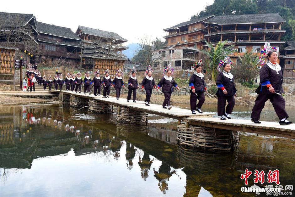 广西侗乡庆新年办“百家宴”[墙根网]