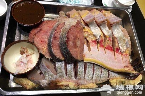 哈尔滨回应“游客疑遇天价鱼”：管不了炒高价格