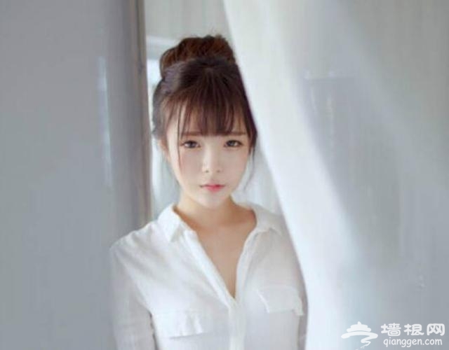 95后校花女神健身照秀火辣身材[墙根网]