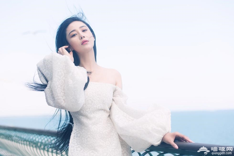 张馨予威尼斯红毯造型变身“人鱼小姐”[墙根网]