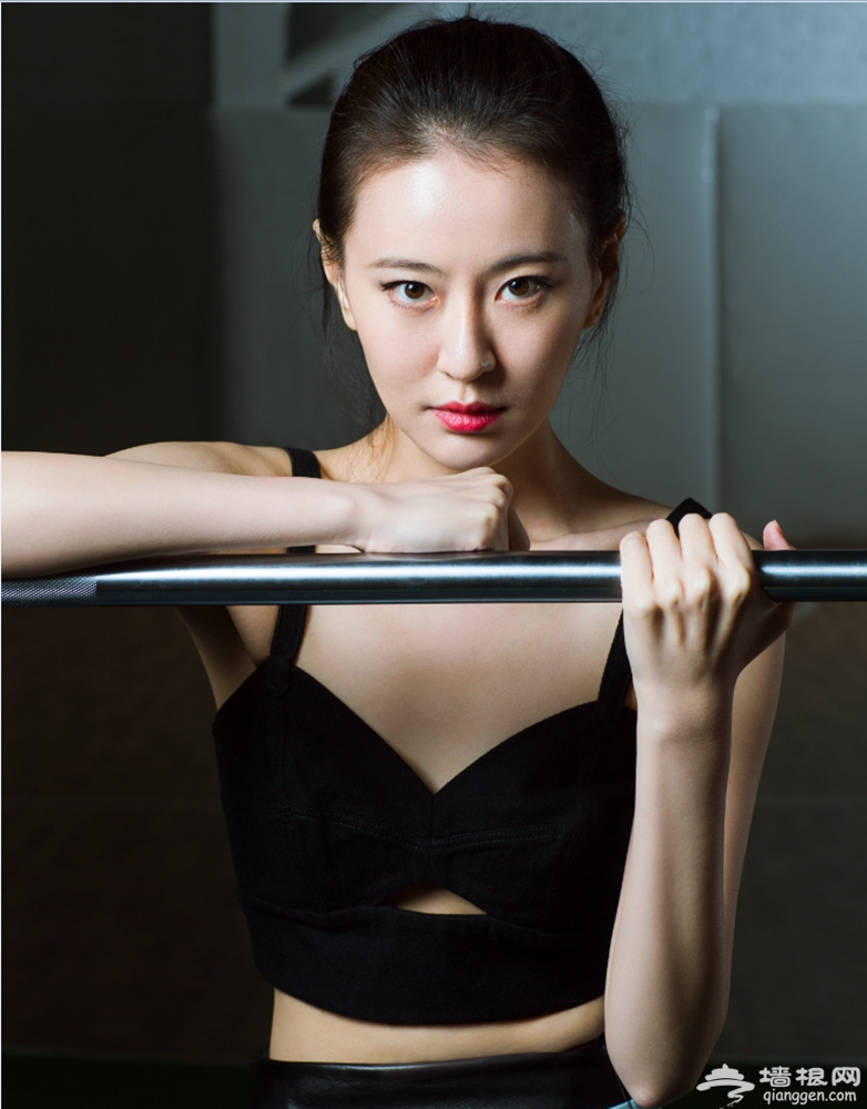 王乐君上演力与美的诱惑 女特工玩转健康美[墙根网]