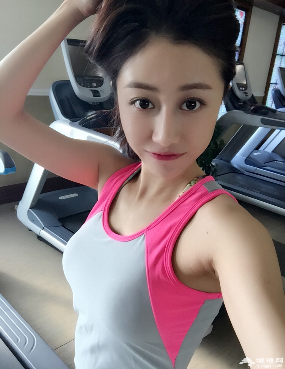 女神老师晒健身照:蜂腰翘臀诱惑十足[墙根网]