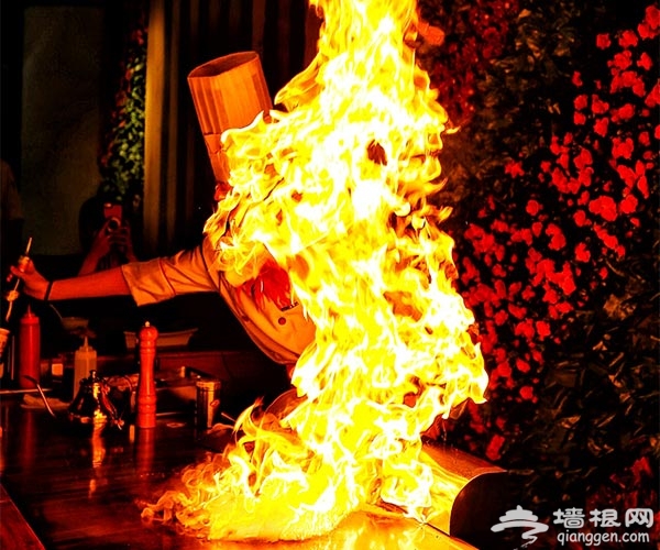 铁板工坊 看美味在火焰中翻飞[墙根网]