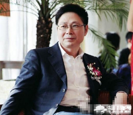 无视何炅踩吴昕 曝沈梦辰干爹系芒果台高层[墙根网]