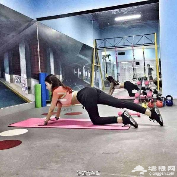 女生两年从“猪婆”进化成“李孝利”[墙根网]