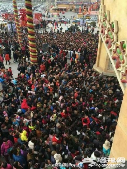 “陕西一游乐场发生踩踏”系谣言 警方正查传谣者