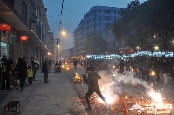 揭密全国独此一处、热闹壮观的衡阳县 “火灯节”[墙根网]