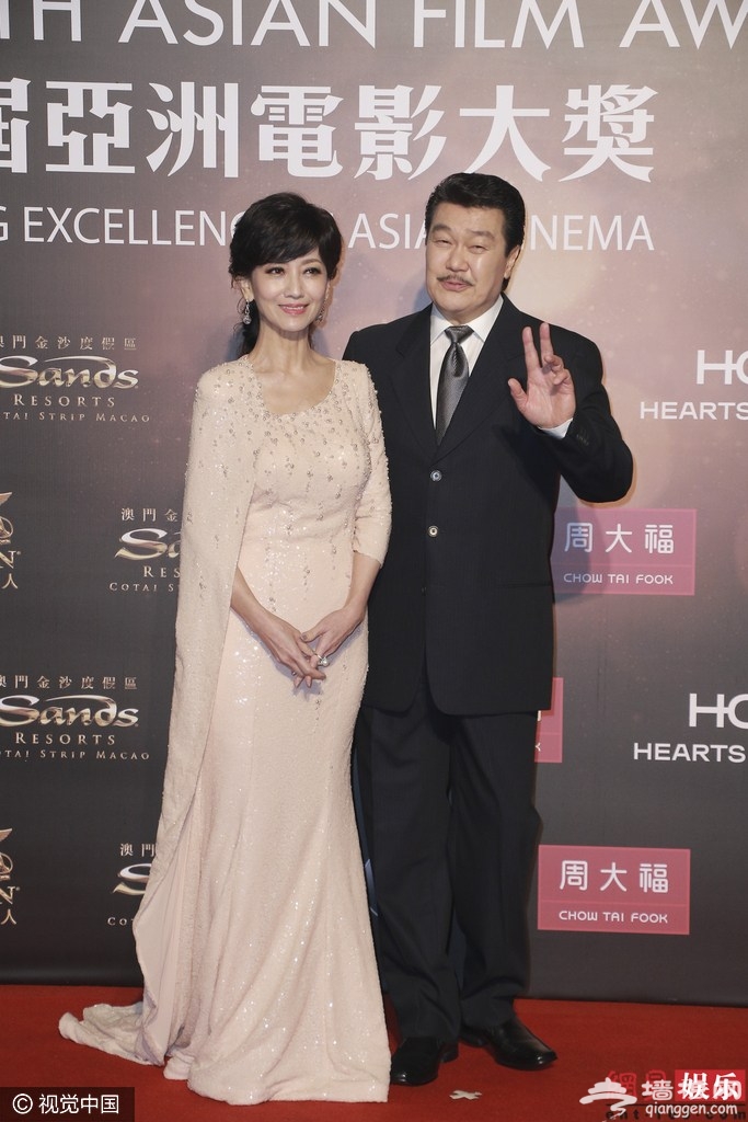 亚洲电影大奖红毯 高圆圆舒淇优雅迷人[墙根网]