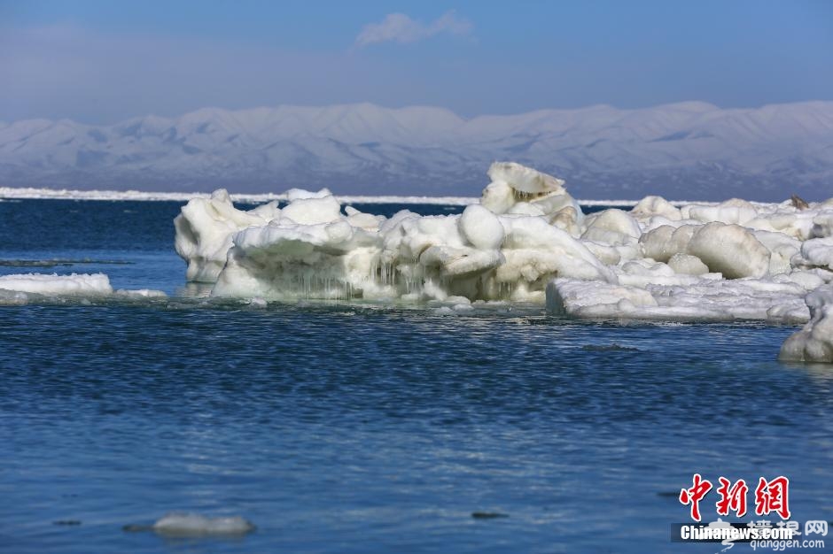 青海湖“文开” 较历年提早8天 场面壮观[墙根网]
