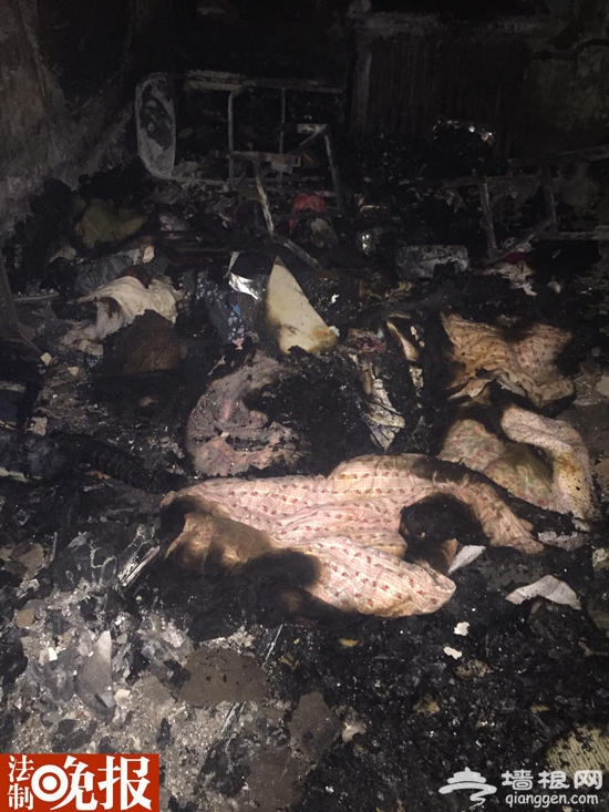 海淀一小区发生爆燃致1死2伤 现场一片狼藉[墙根网]