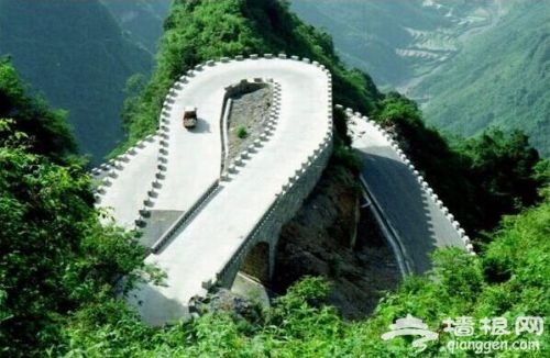 天门山盘山公路