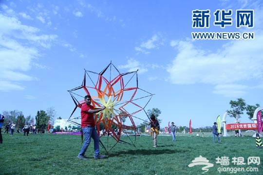 2016 北京国际风筝节 ——首农·紫谷伊甸园放飞表演举行[墙根网]