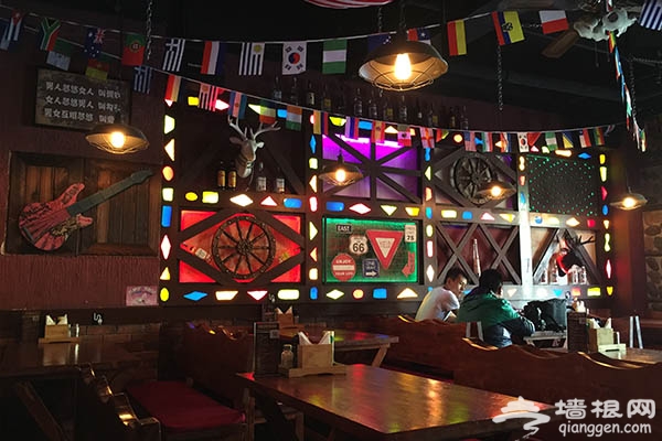 披酒兄弟餐吧Buddy’s Pizza Bar 深受学生族喜爱的腔调餐吧[墙根网]