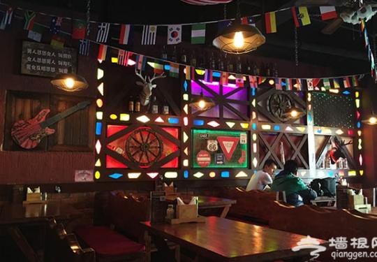 披酒兄弟餐吧Buddy’s Pizza Bar 深受学生族喜爱的腔调餐吧
