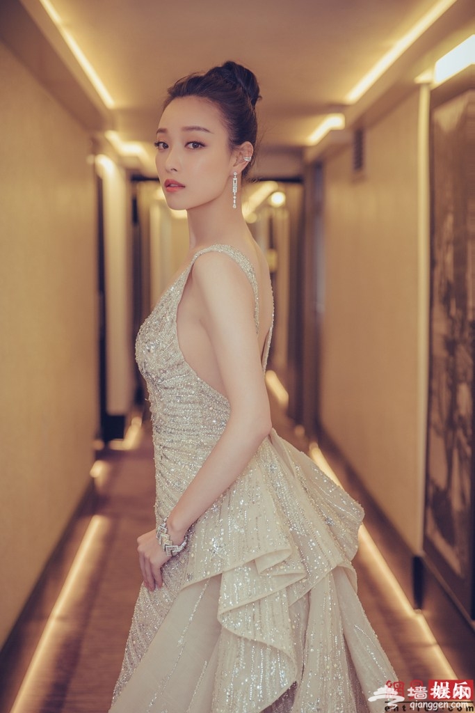倪妮露背礼服备战戛纳红毯[墙根网]
