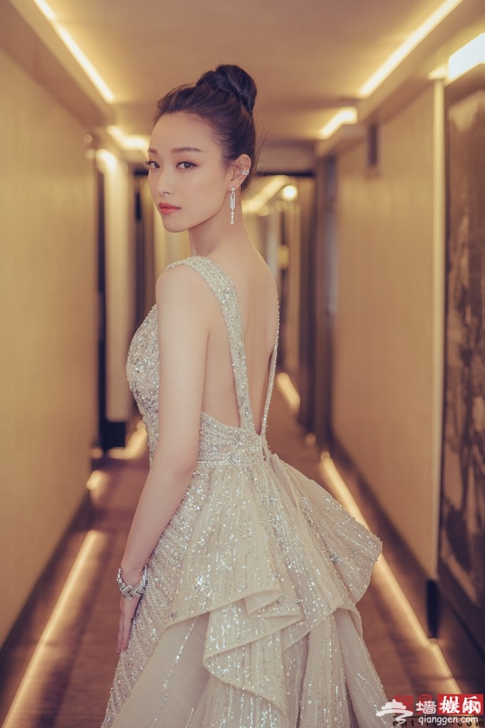 倪妮露背礼服备战戛纳红毯[墙根网]