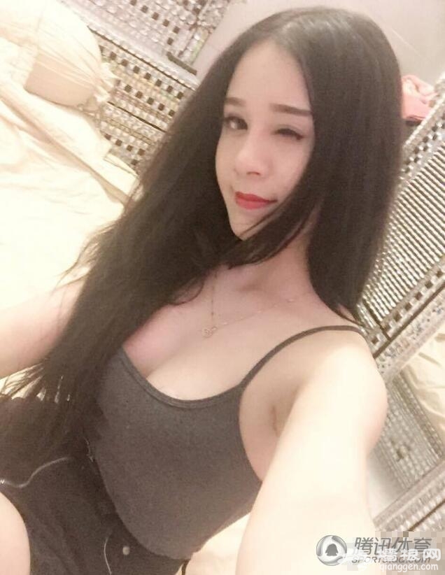 越南街头美艳机车妹 火辣身材狂吸睛