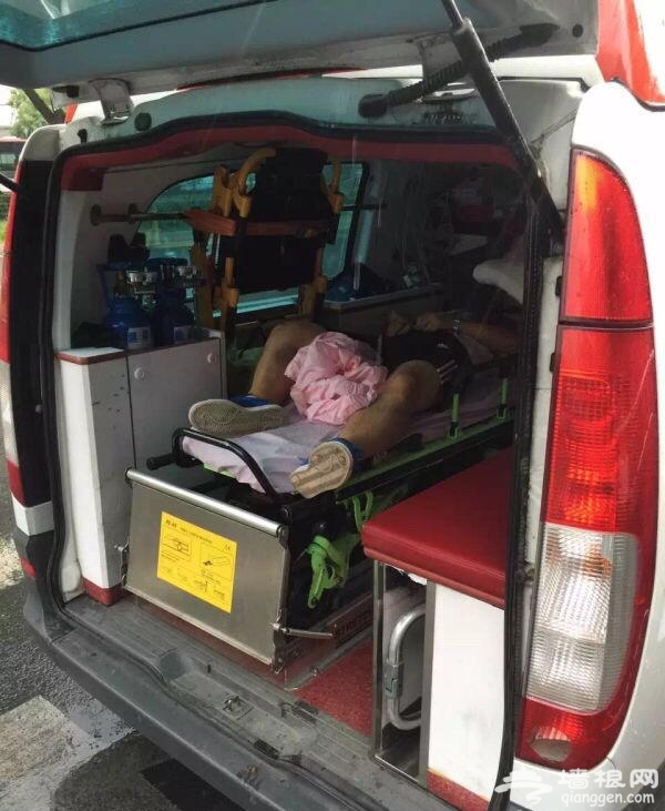 海淀一公交站台发生命案 2死1伤凶手逃跑[墙根网]