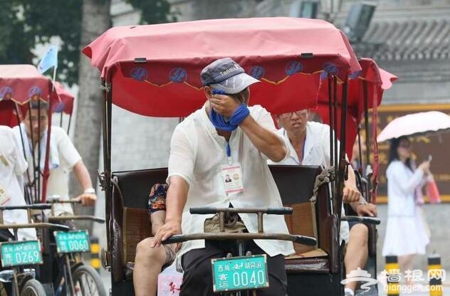 老北京城里的后海三轮车夫[墙根网]